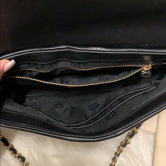 ❌SOLD❌ Tory Burch
Alexa Quilted Clutch - Picture 5 of 10